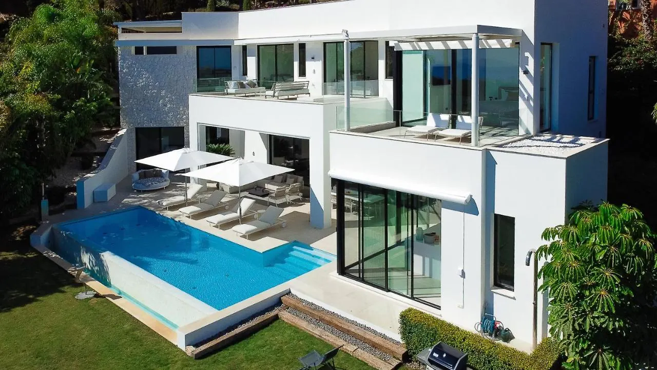 Villa Royale, Moderna Villa Con Piscina Y Vistas Al Mar Marbella