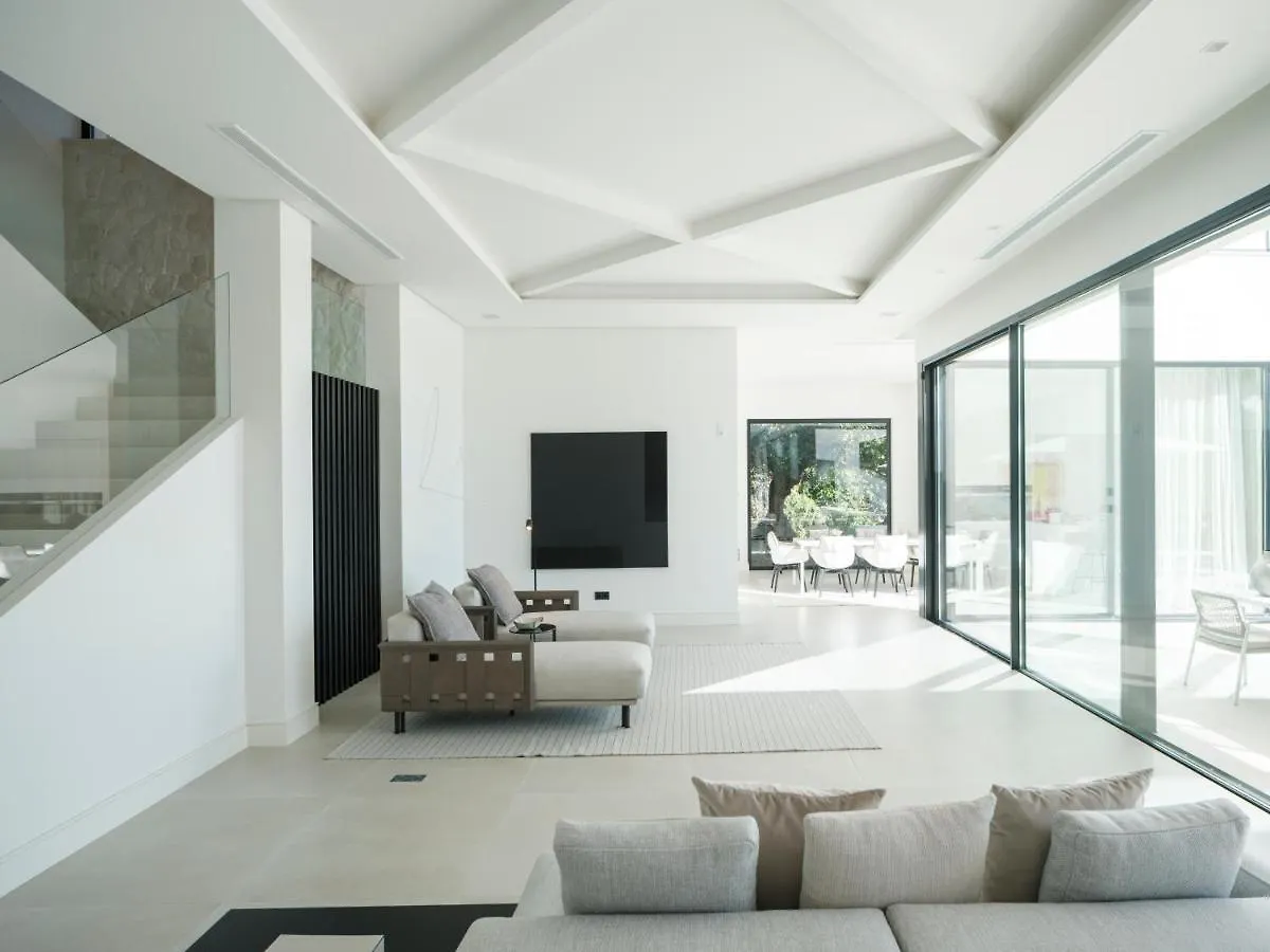 Villa Royale, Moderna Villa Con Piscina Y Vistas Al Mar Marbella