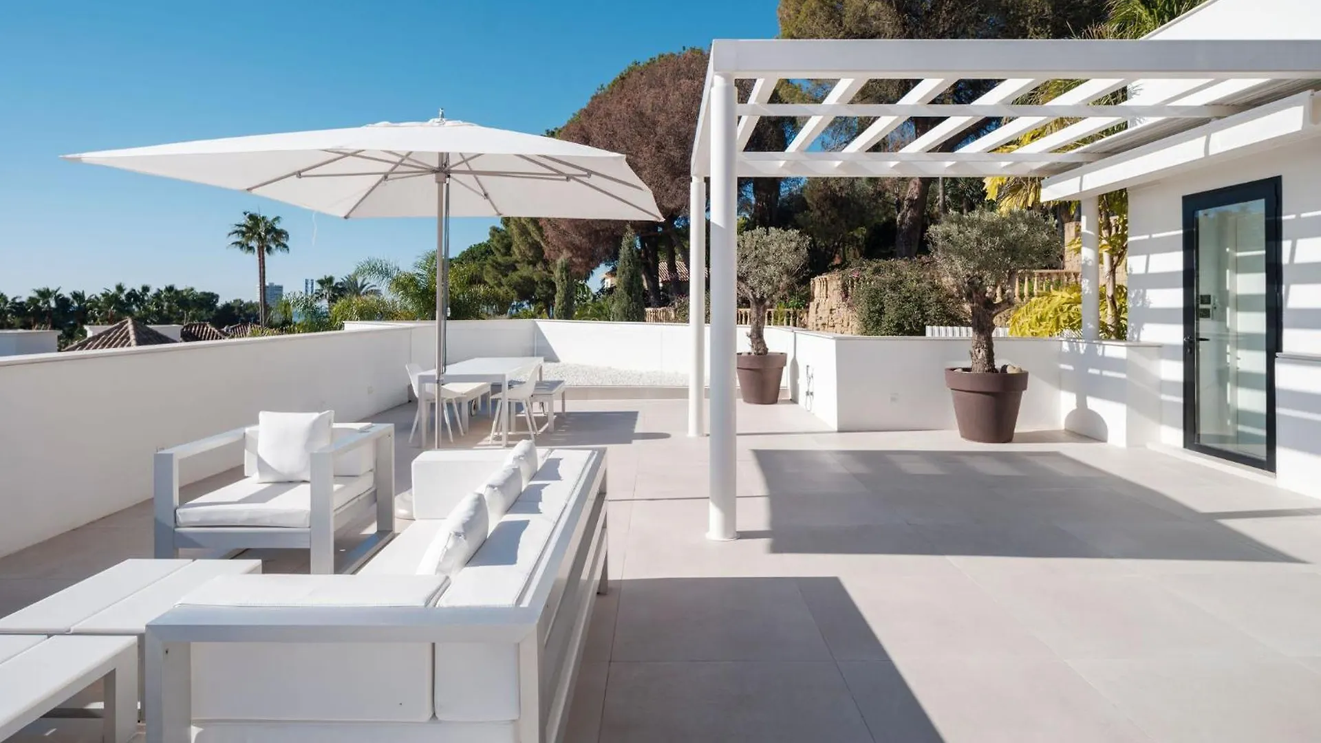Villa Royale, Moderna Villa Con Piscina Y Vistas Al Mar Marbella Spain