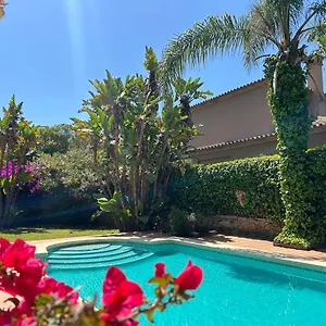 Villa Close To The In, Marbella