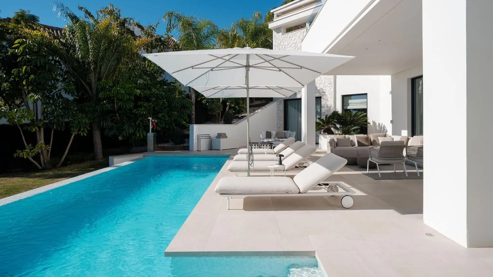 Villa Royale, Moderna Villa Con Piscina Y Vistas Al Mar Marbella