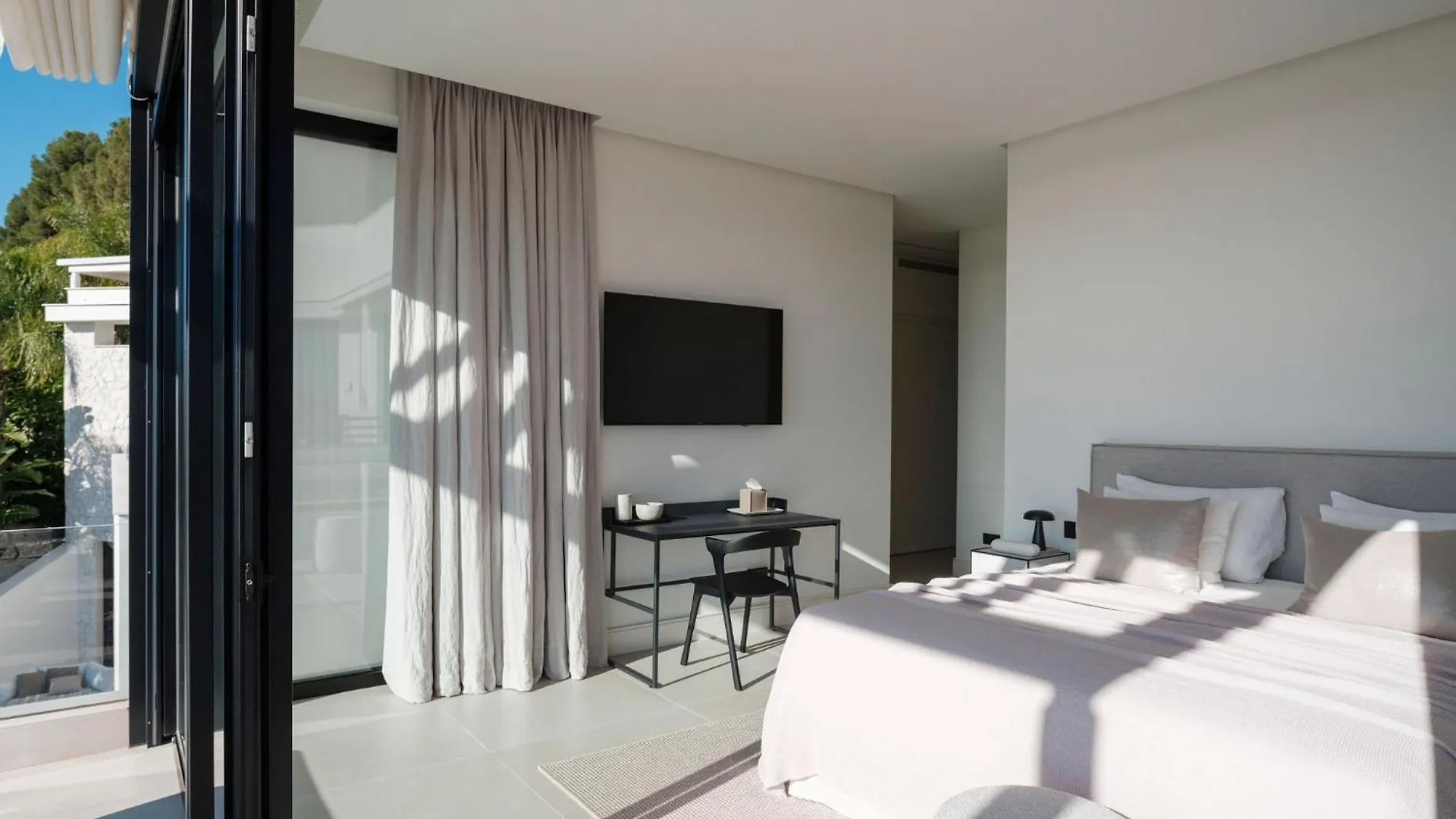 Villa Royale, Moderna Villa Con Piscina Y Vistas Al Mar Marbella